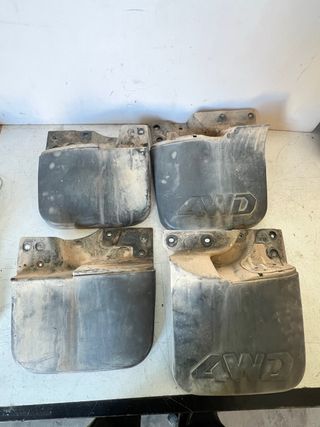 Juego Faldillas 4WD Mitsubishi L200