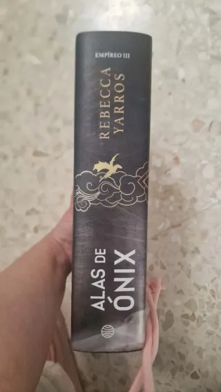 Alas de ónix. Edición limitada con cantos tintados