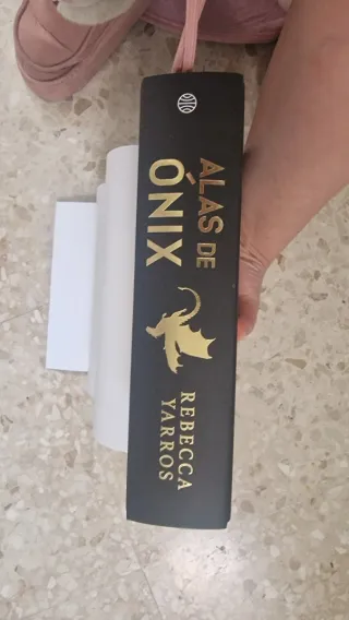 Alas de ónix. Edición limitada con cantos tintados
