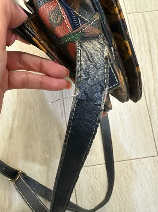 Bolso vintage estampado guitarras de cuero y lona