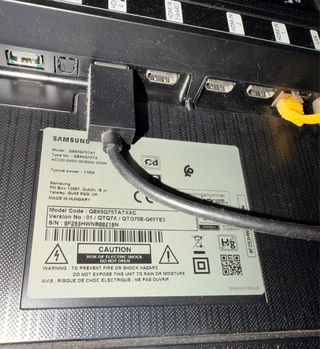 TV Samsung 65 peana plata y negra, ver foto.