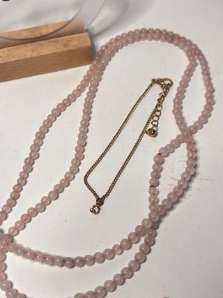 Lote de bisutería: collares, pulsera y pendientes