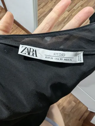 Vestido negro asimétrico