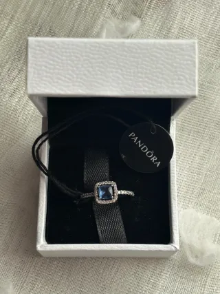 Anillo Pandora Gema Azul Marino
