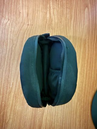 Beats Solo 3 Wireless Negro y funda.