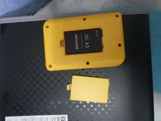 Consola Retro Amarilla