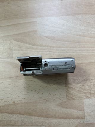 Canon Ixus 750 Prata