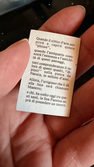 Bracciali in legno e pietra con dettagli oro