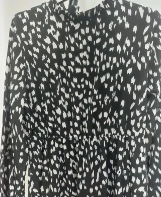Abito maculato bianco e nero Taglia L