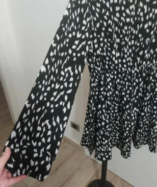 Abito maculato bianco e nero Taglia L