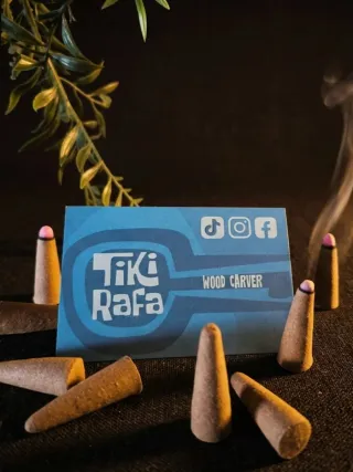 Tiki con incienso