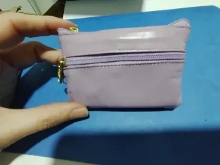 Cartera de cuero con cremallera