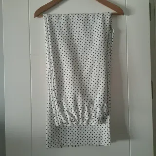 Conjunto chaqueta y pantalón lunares