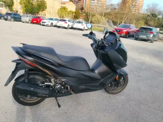 Zontes E350 Maxi Scooter Automática, del 2024