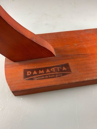 Suporte para presunto em madeira e metal