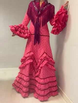 Se vende talla 34.. hasta talla 48 varios colores