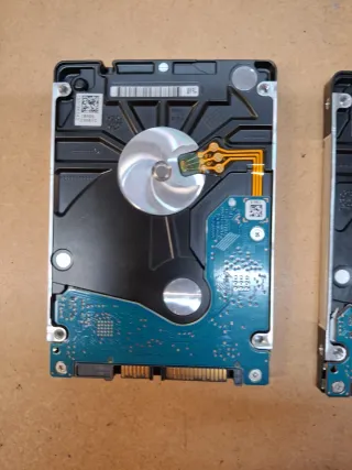 Lote 3 Discos Duros con un total de 2'750 TB