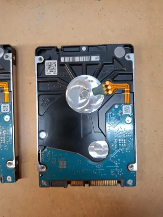 Lote 3 Discos Duros con un total de 2'750 TB