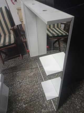 Espejo de baño blanco