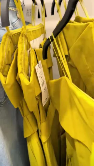 Mono Zara Amarillo Talla M