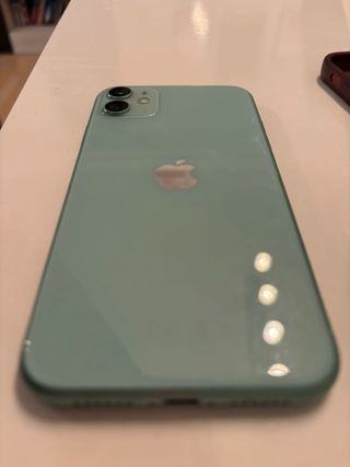 iPhone 11 83% Capacidad Máxima