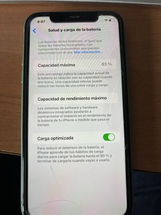 iPhone 11 83% Capacidad Máxima