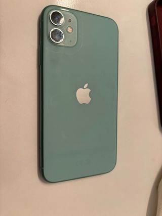 iPhone 11 83% Capacidad Máxima