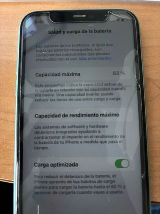iPhone 11 83% Capacidad Máxima