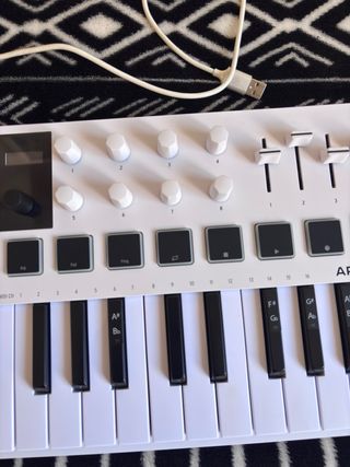 Teclado MIDI Arturia Minilab 3