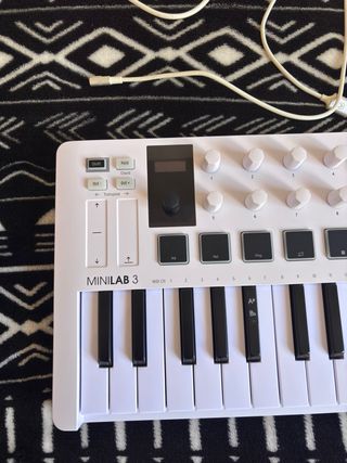 Teclado MIDI Arturia Minilab 3