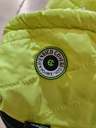 Stivali impermeabili gialli e neri