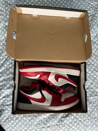 Air Jordan 1 Low Bull