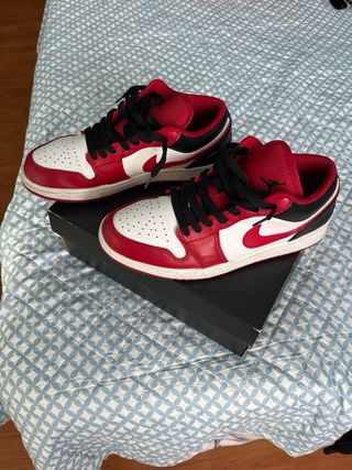 Air Jordan 1 Low Bull