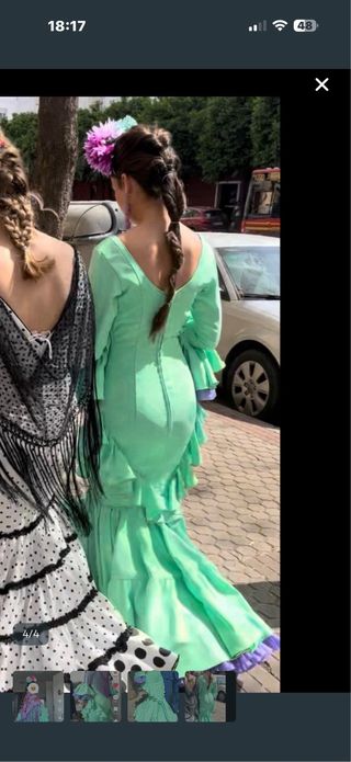 Traje de flamenca verde y morado