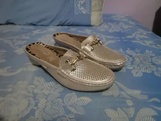 Mules dorados/plateados talla 39