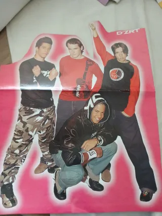 Posters dos DZRT e dos Morangos com Açúcar