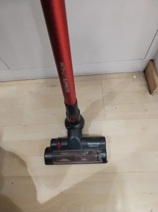 Aspiradora Taurus Roja y Negra