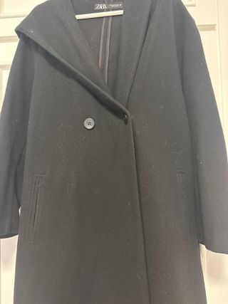 Abrigo largo negro Zara