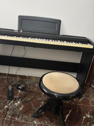 Piano Korg SP-170S
