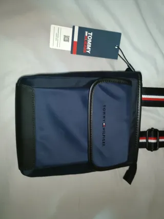 Bandolera Tommy Hilfiger Azul y Negra