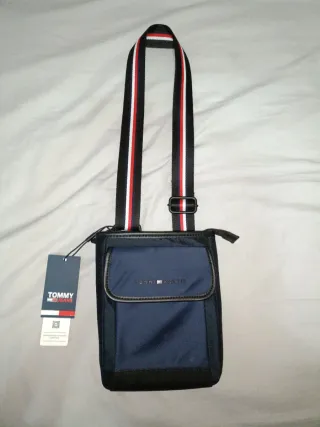 Bandolera Tommy Hilfiger Azul y Negra