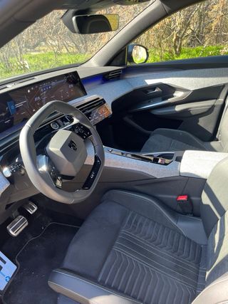 Peugeot e-5008 GT 2025