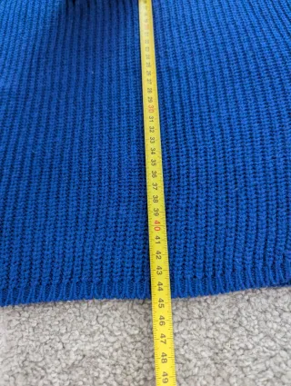 Jersey azul de cuello alto