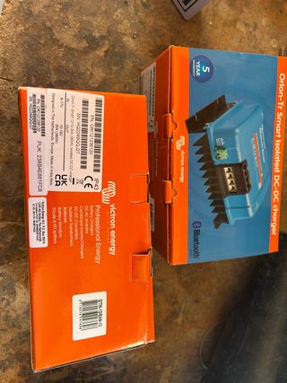 Cargador Victron Orion-Tr Smart 12/12-30A