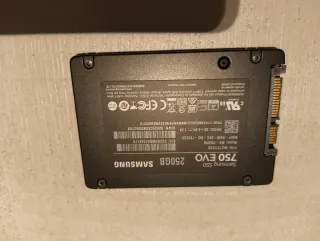 SSD Samsung Solid State Drive 250GB