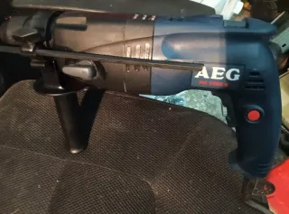 Taladro Percutor AEG