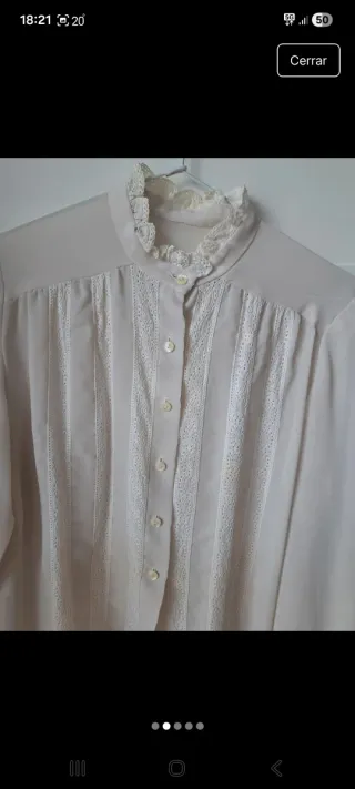 Blusa vintage cruda con encaje