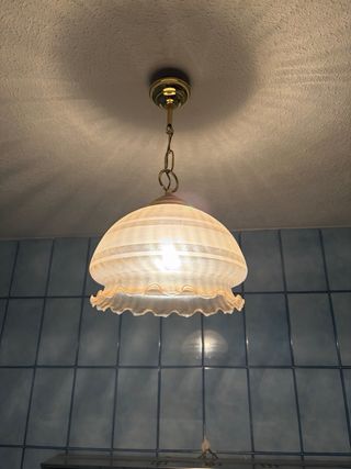 Lámpara de araña dorada antigua