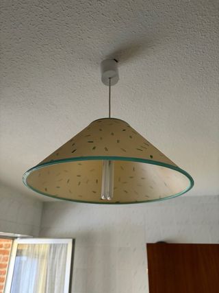 Lámpara de araña dorada antigua