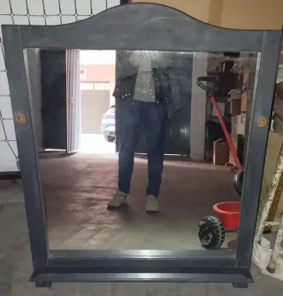 Mueble de baño madera + lavabo sin grifo + espejo